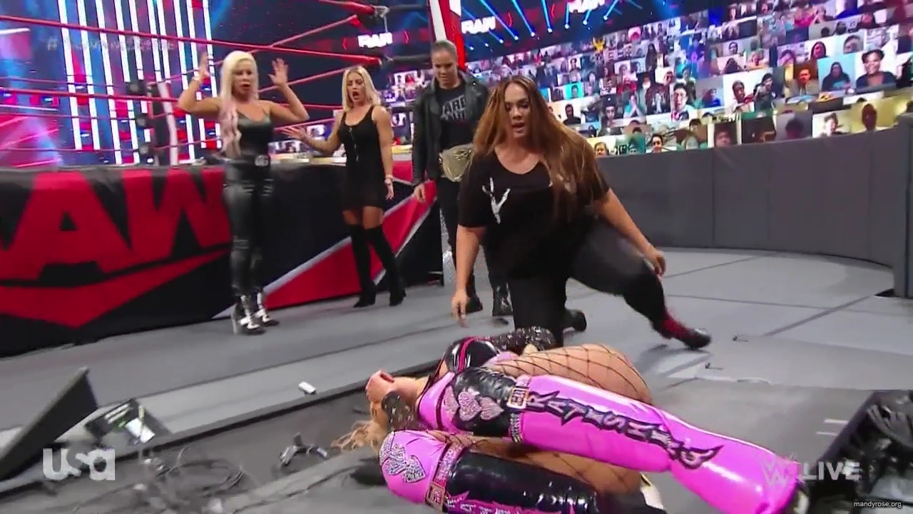 WWE_Monday_Night_Raw_2020_10_26_720p_HDTV_x264-NWCHD_mp40696.jpg
