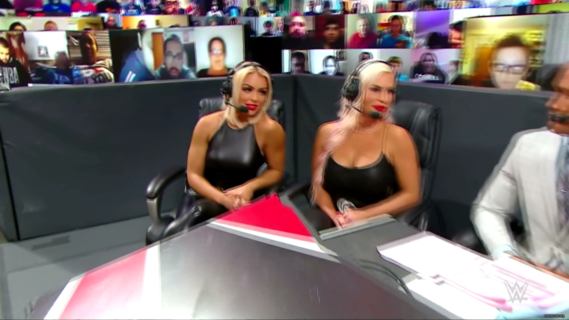 WWE_Monday_Night_Raw_2020_11_09_1080p_HDTV_x264-Srar_mkv0054.jpg