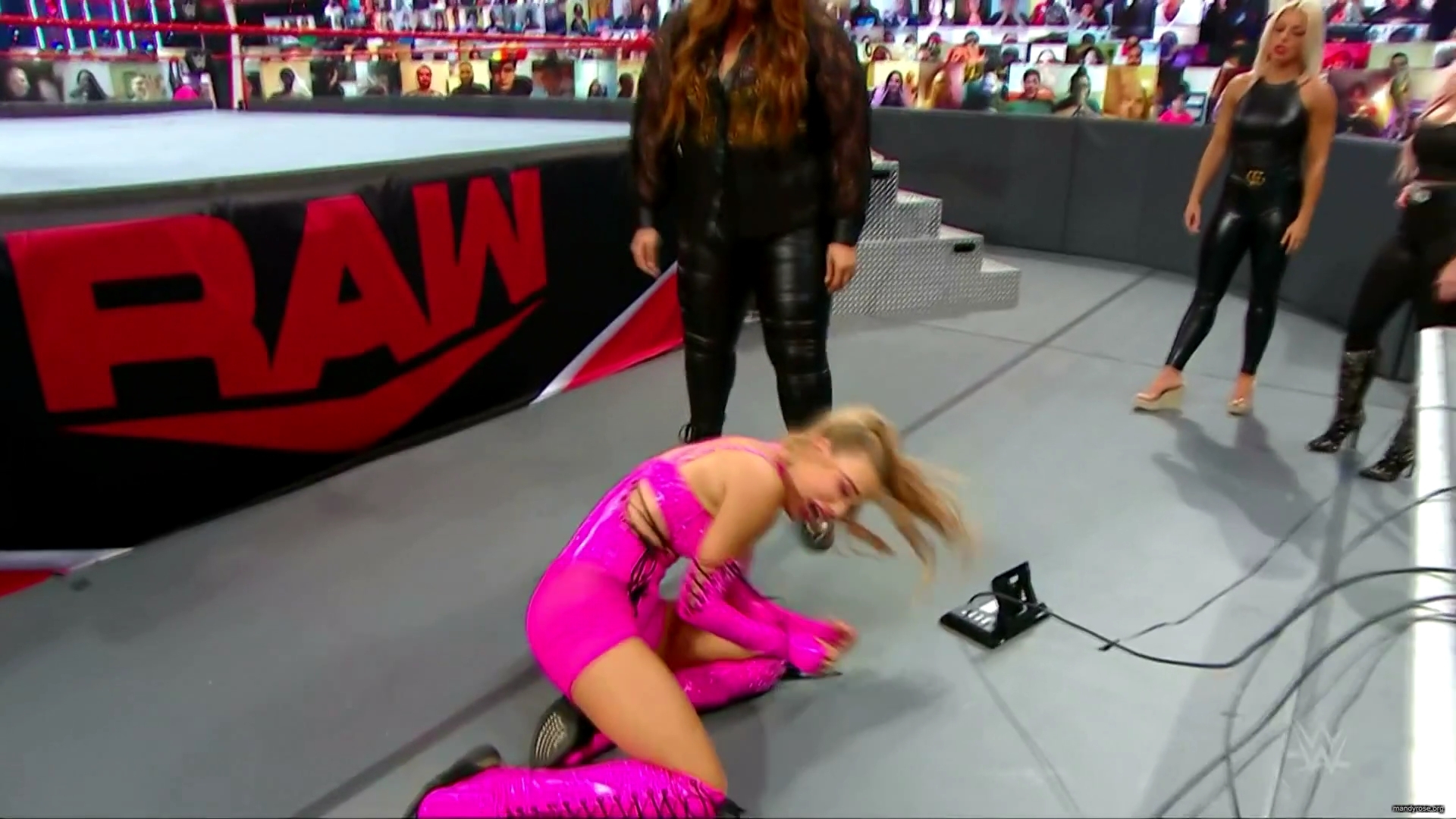 WWE_Monday_Night_Raw_2020_11_09_1080p_HDTV_x264-Srar_mkv0180.jpg