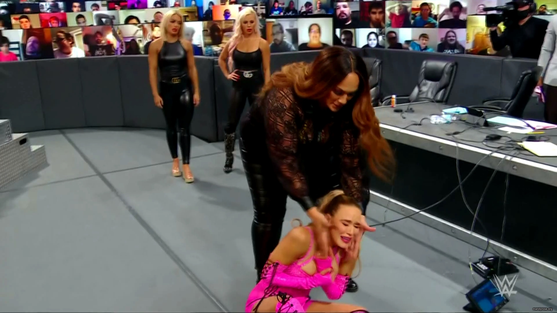 WWE_Monday_Night_Raw_2020_11_09_1080p_HDTV_x264-Srar_mkv0183.jpg