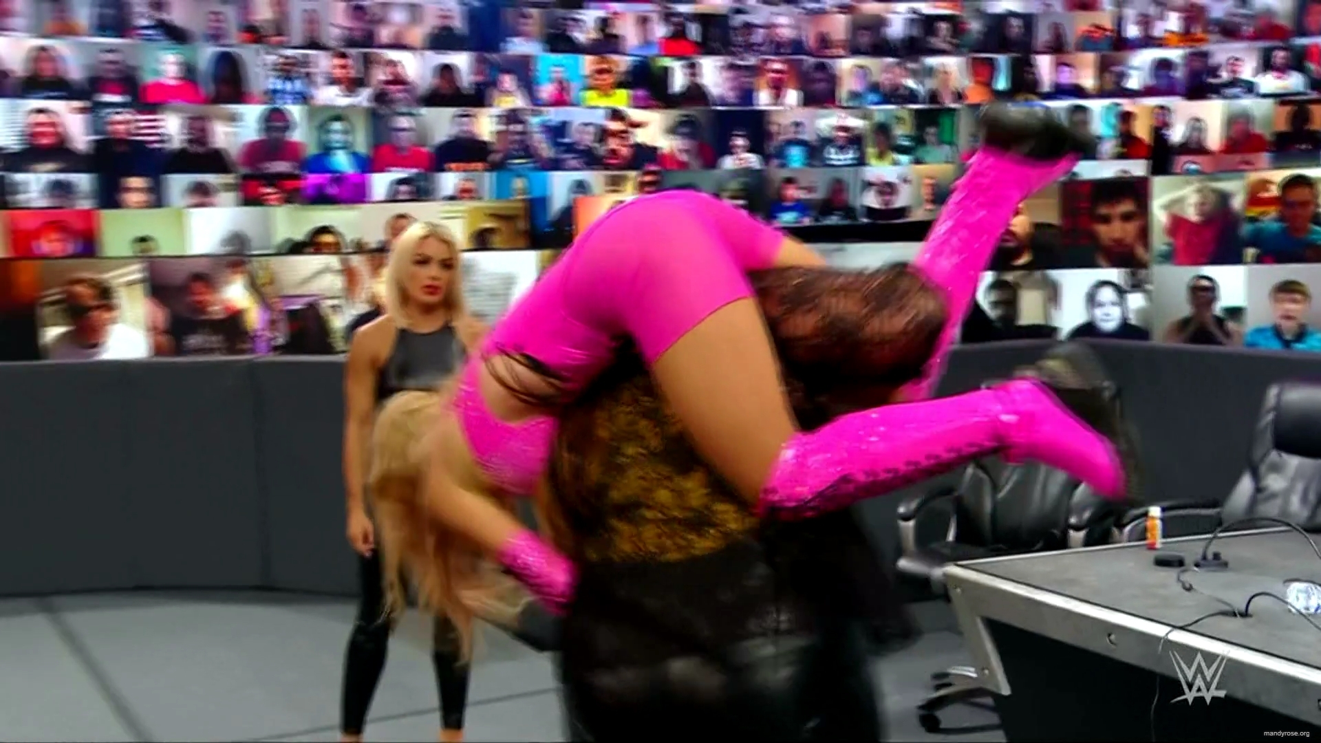 WWE_Monday_Night_Raw_2020_11_09_1080p_HDTV_x264-Srar_mkv0188.jpg