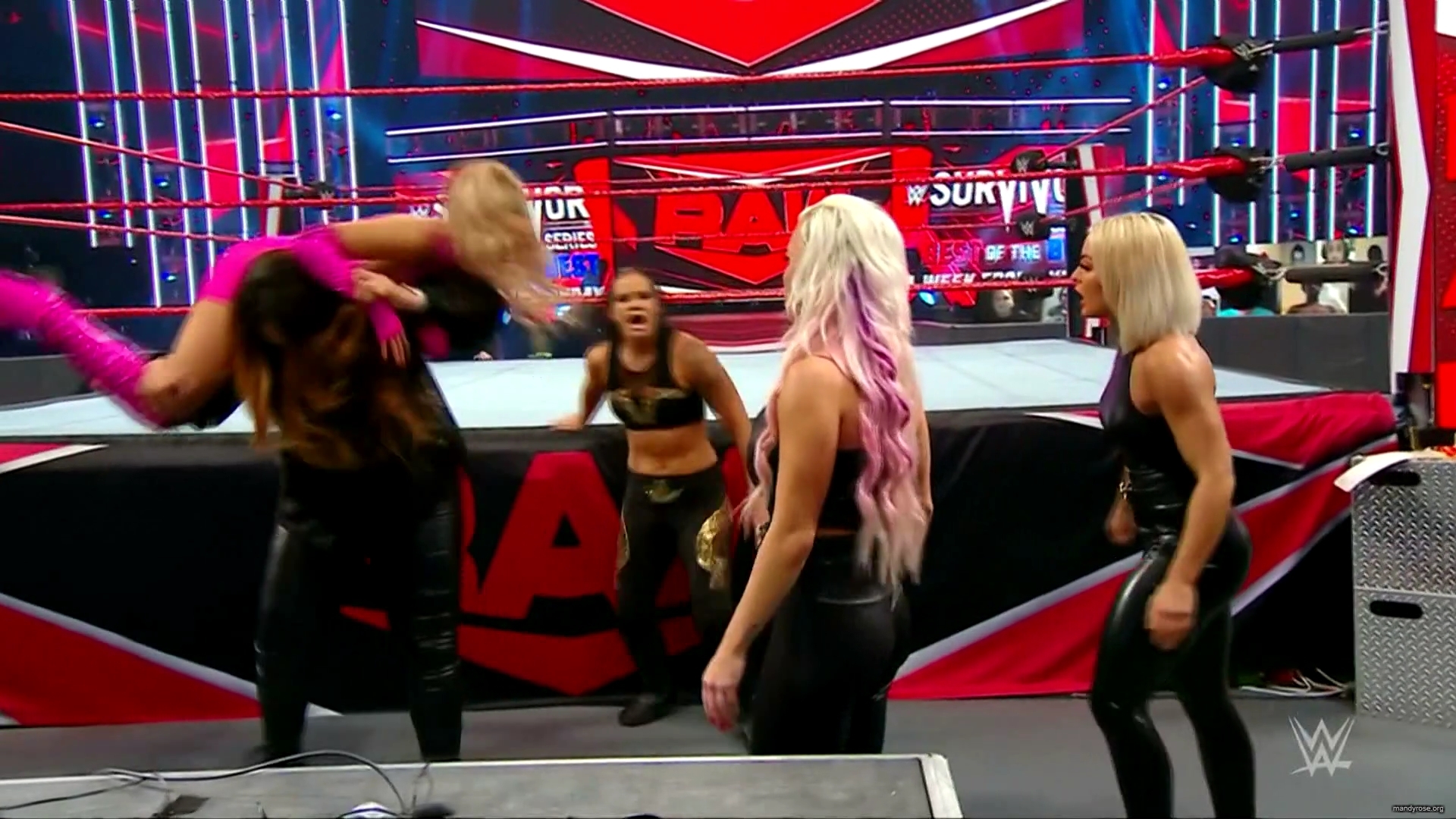 WWE_Monday_Night_Raw_2020_11_09_1080p_HDTV_x264-Srar_mkv0190.jpg