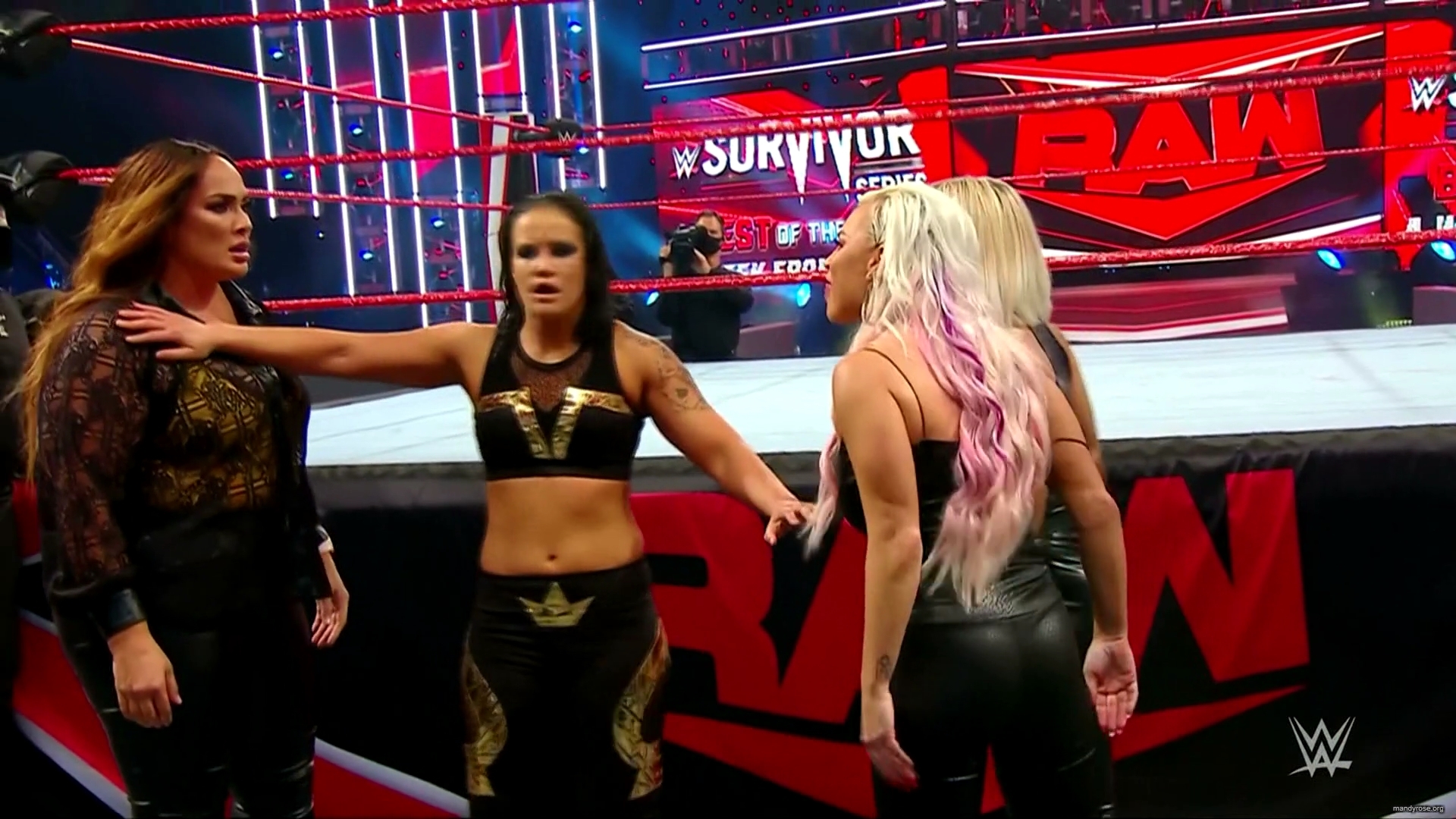 WWE_Monday_Night_Raw_2020_11_09_1080p_HDTV_x264-Srar_mkv0195.jpg
