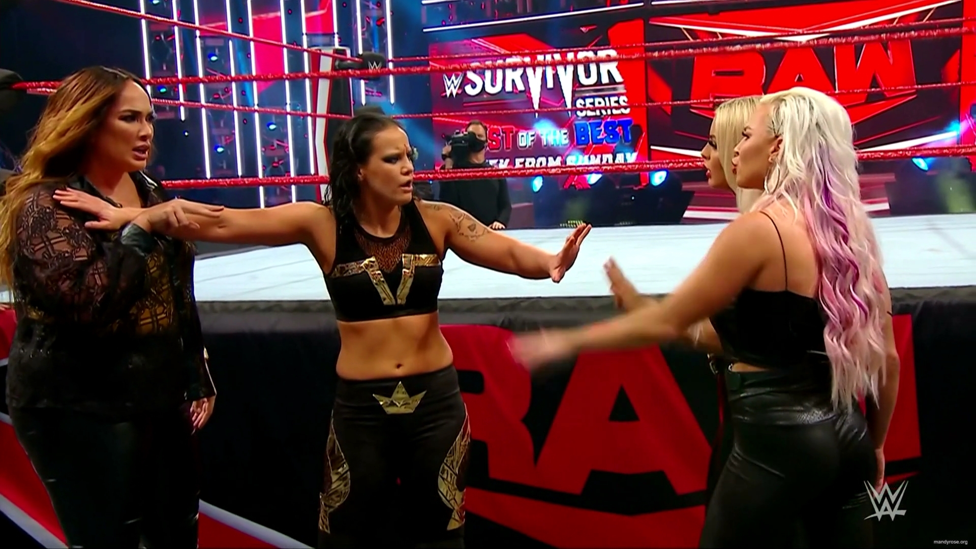 WWE_Monday_Night_Raw_2020_11_09_1080p_HDTV_x264-Srar_mkv0200.jpg