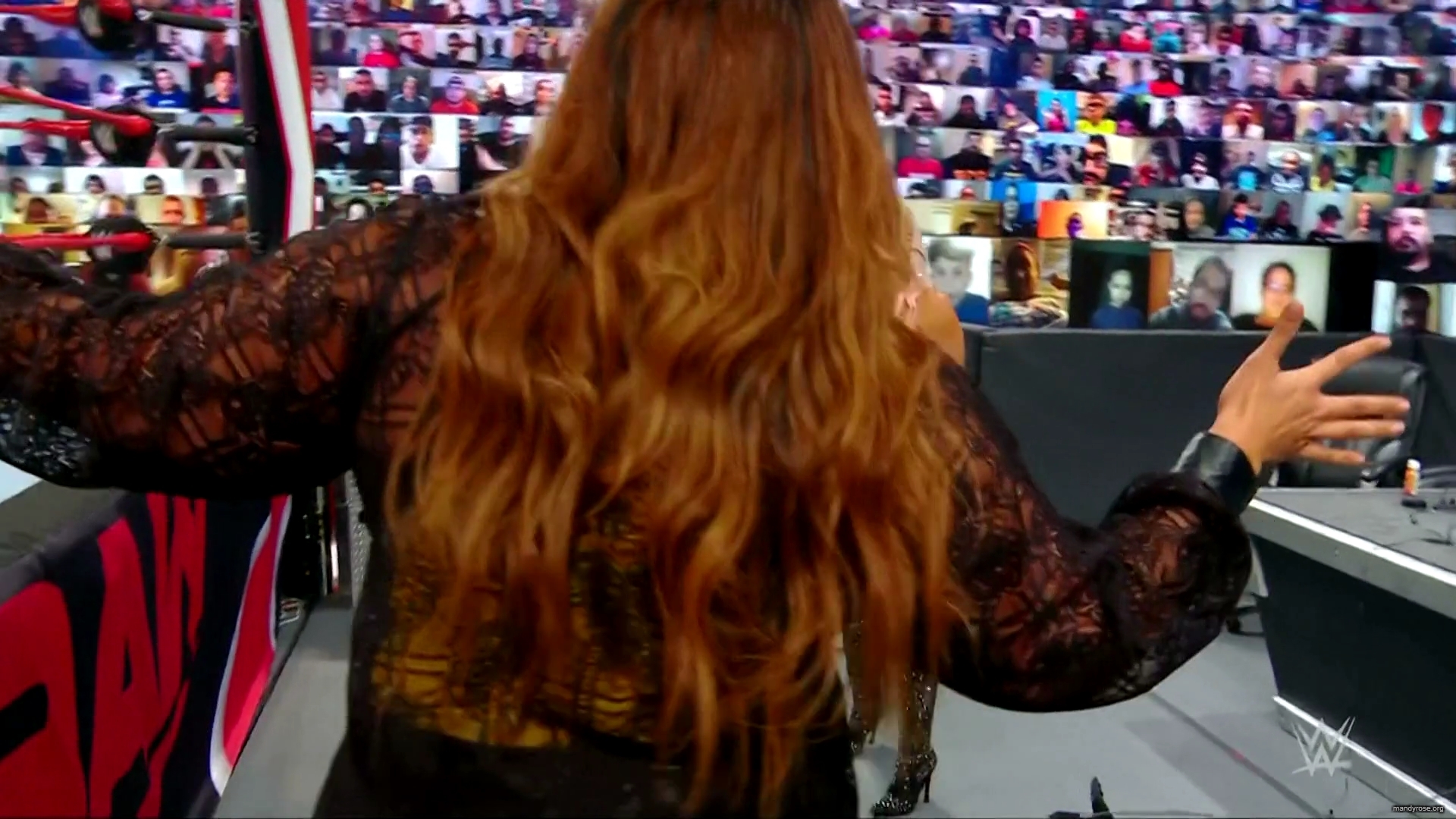 WWE_Monday_Night_Raw_2020_11_09_1080p_HDTV_x264-Srar_mkv0206.jpg