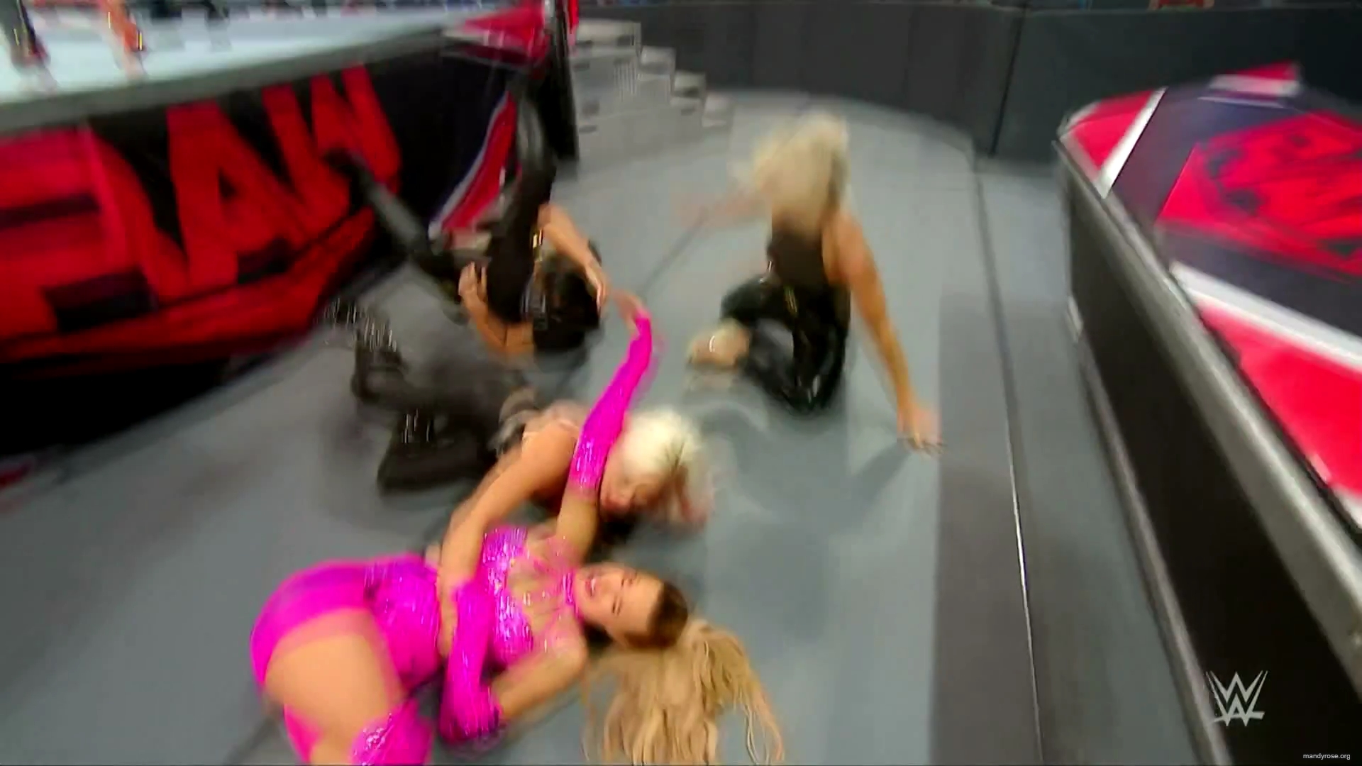 WWE_Monday_Night_Raw_2020_11_09_1080p_HDTV_x264-Srar_mkv0593.jpg