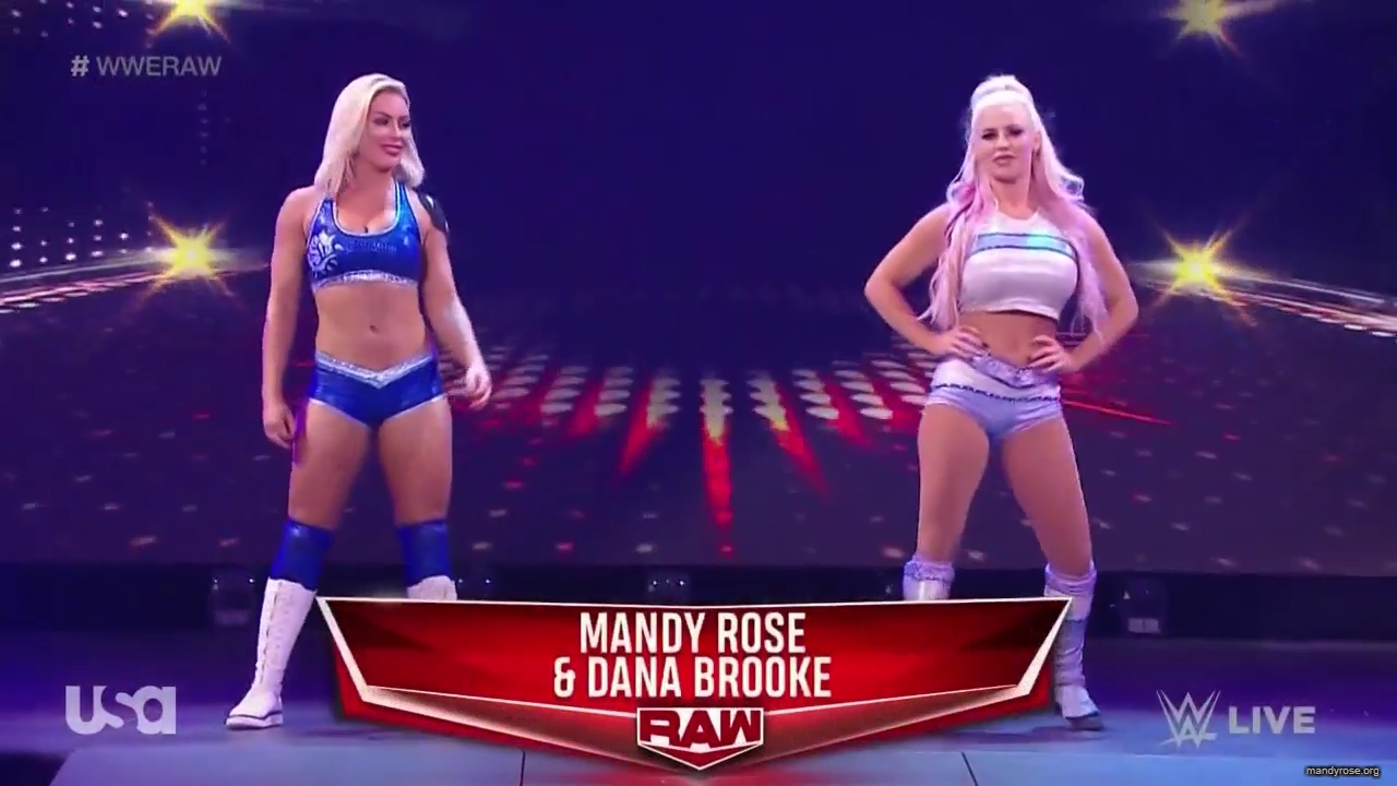 WWE_Monday_Night_Raw_2020_11_16_720p_HDTV_x264-NWCHD_mp41156.jpg