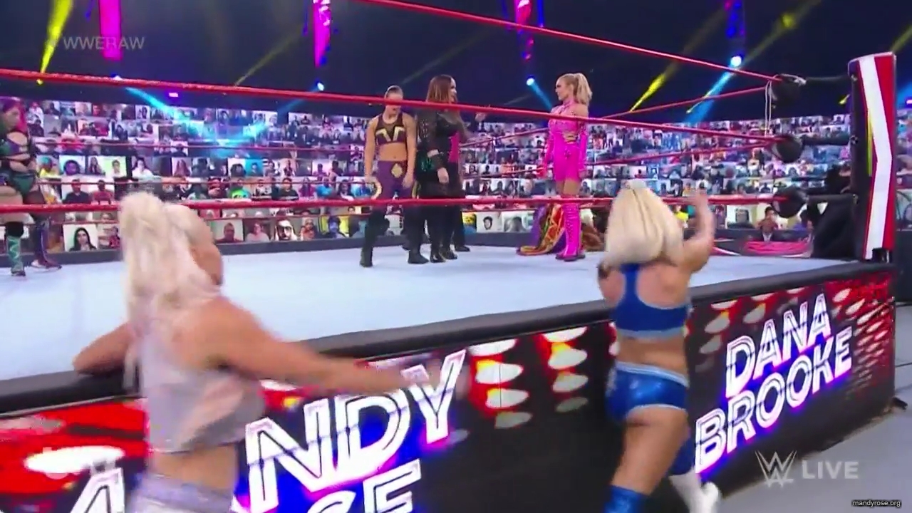 WWE_Monday_Night_Raw_2020_11_16_720p_HDTV_x264-NWCHD_mp41177.jpg