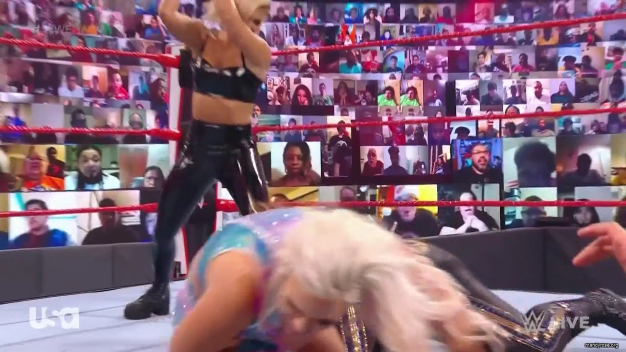 WWE_Monday_Night_Raw_2020_12_14_720p_HDTV_x264-NWCHD_mp40123.jpg