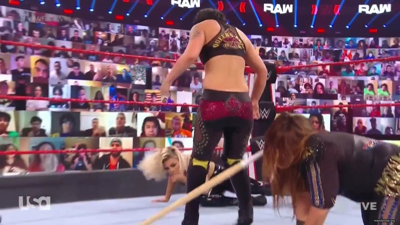 WWE_Monday_Night_Raw_2020_12_14_720p_HDTV_x264-NWCHD_mp40130.jpg
