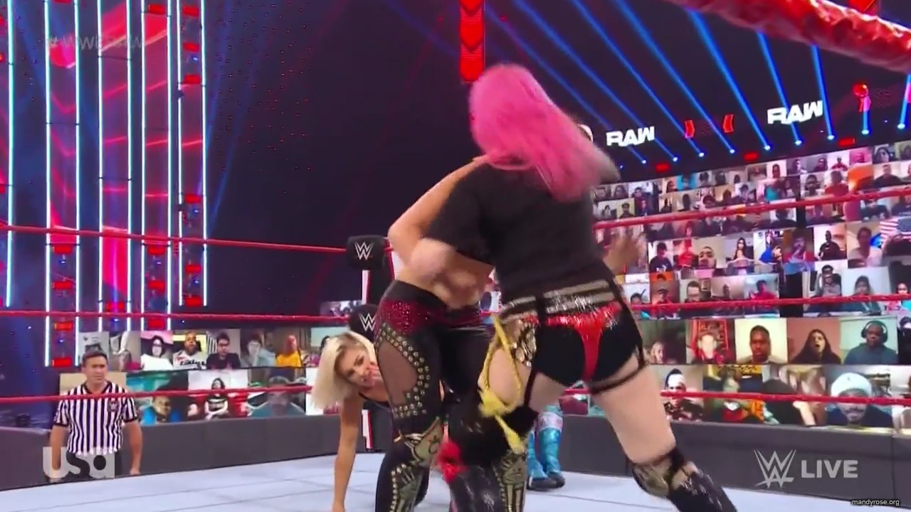 WWE_Monday_Night_Raw_2020_12_14_720p_HDTV_x264-NWCHD_mp40141.jpg