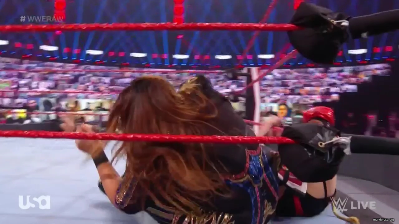 WWE_Monday_Night_Raw_2020_12_14_720p_HDTV_x264-NWCHD_mp40149.jpg