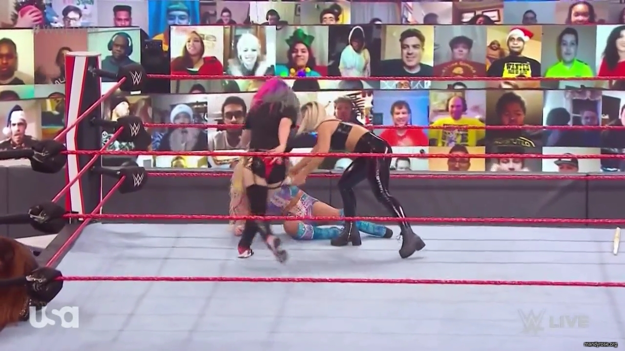 WWE_Monday_Night_Raw_2020_12_14_720p_HDTV_x264-NWCHD_mp40153.jpg