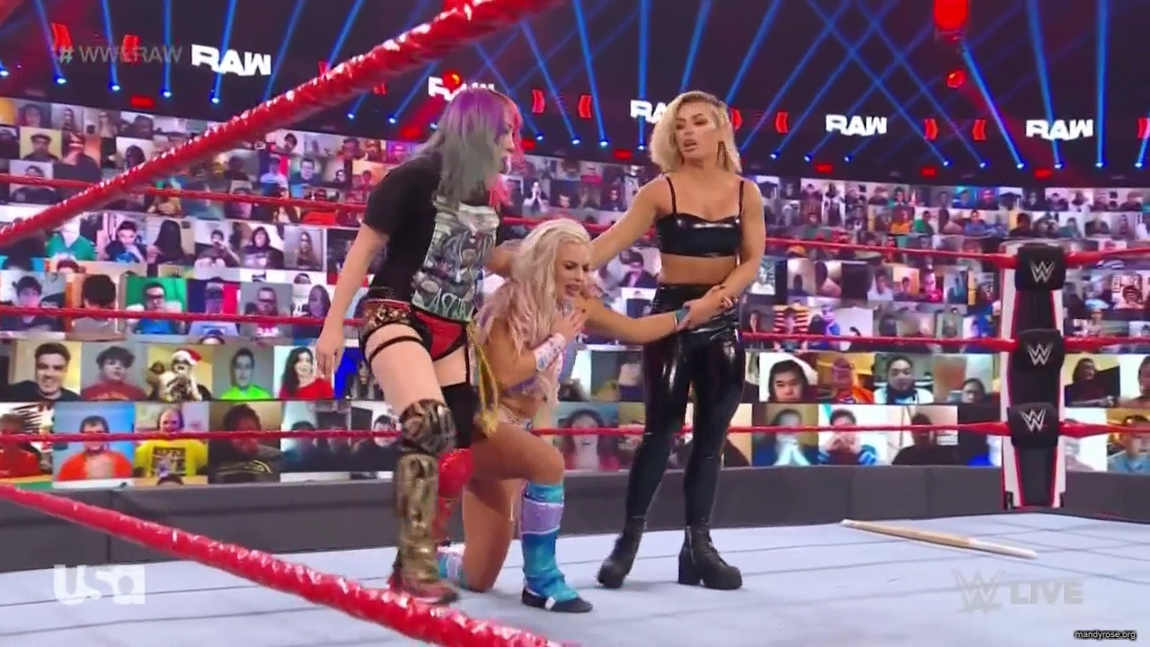 WWE_Monday_Night_Raw_2020_12_14_720p_HDTV_x264-NWCHD_mp40156.jpg