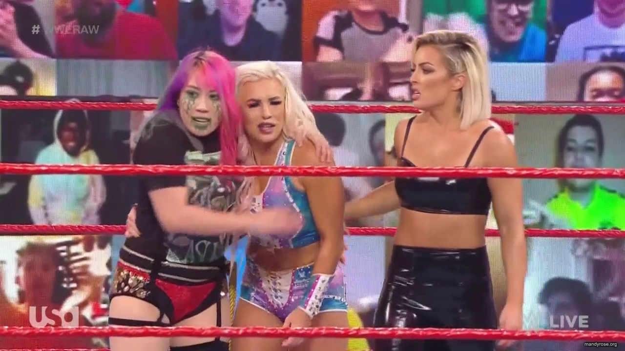 WWE_Monday_Night_Raw_2020_12_14_720p_HDTV_x264-NWCHD_mp40172.jpg