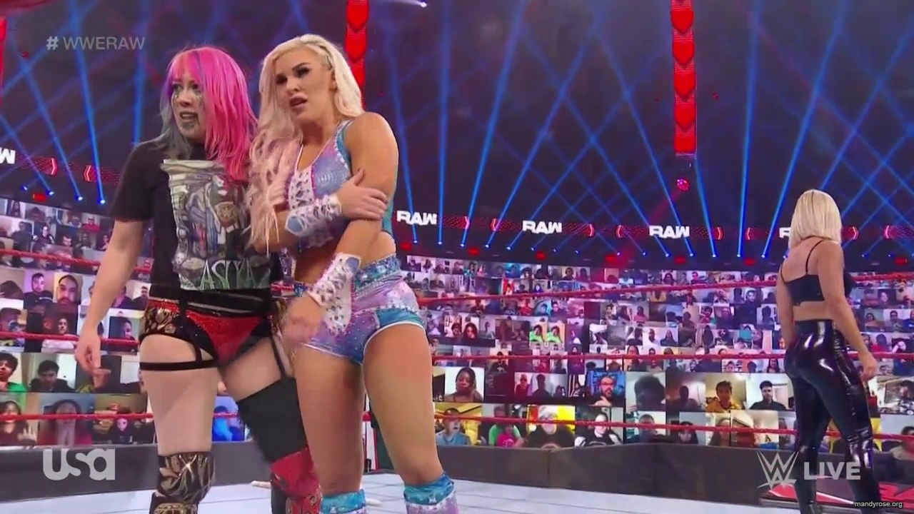WWE_Monday_Night_Raw_2020_12_14_720p_HDTV_x264-NWCHD_mp40191.jpg