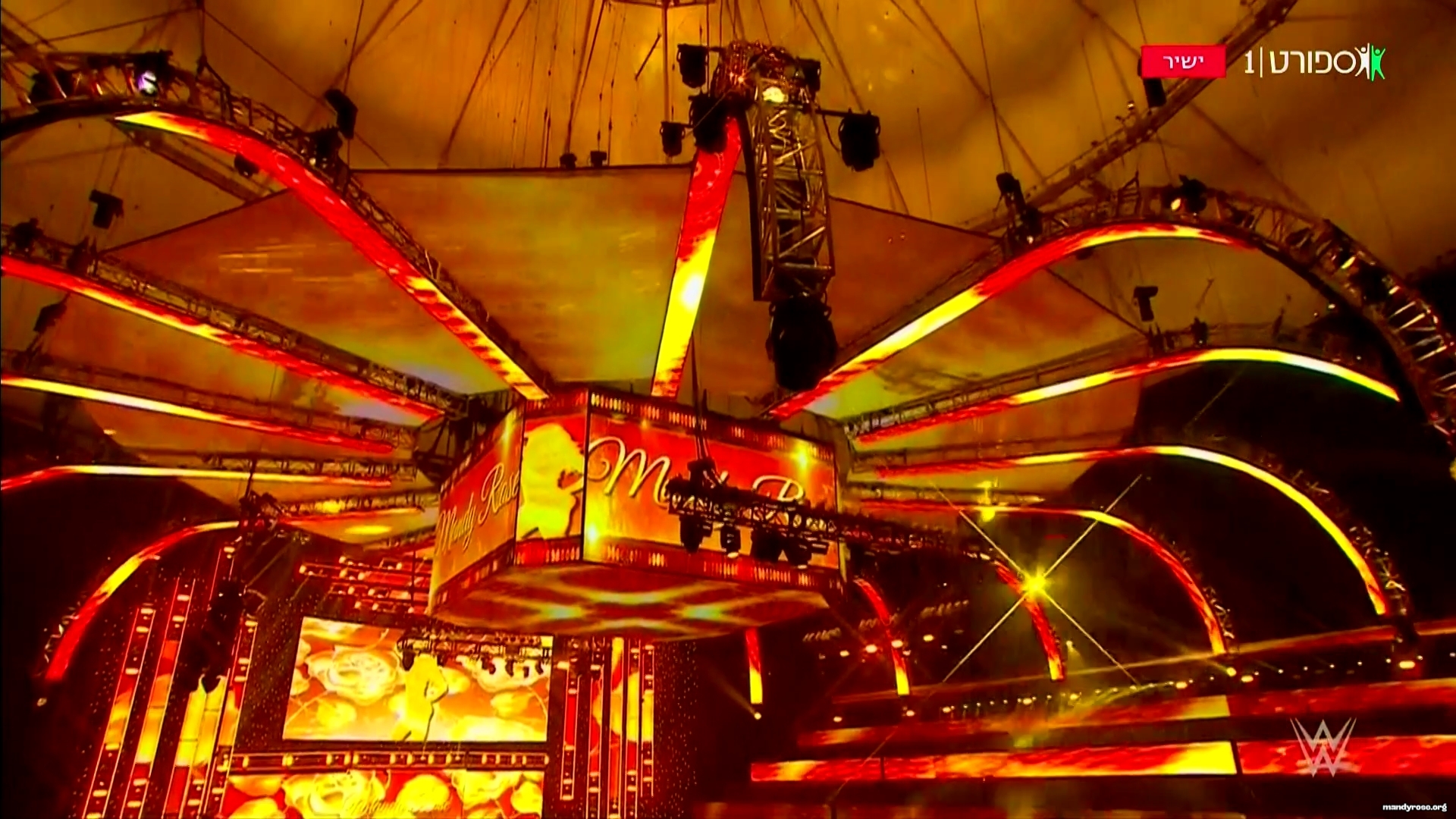 WWE_Monday_Night_Raw_2021_01_04_1080p_HDTV_x264-Star_mkv0013.jpg