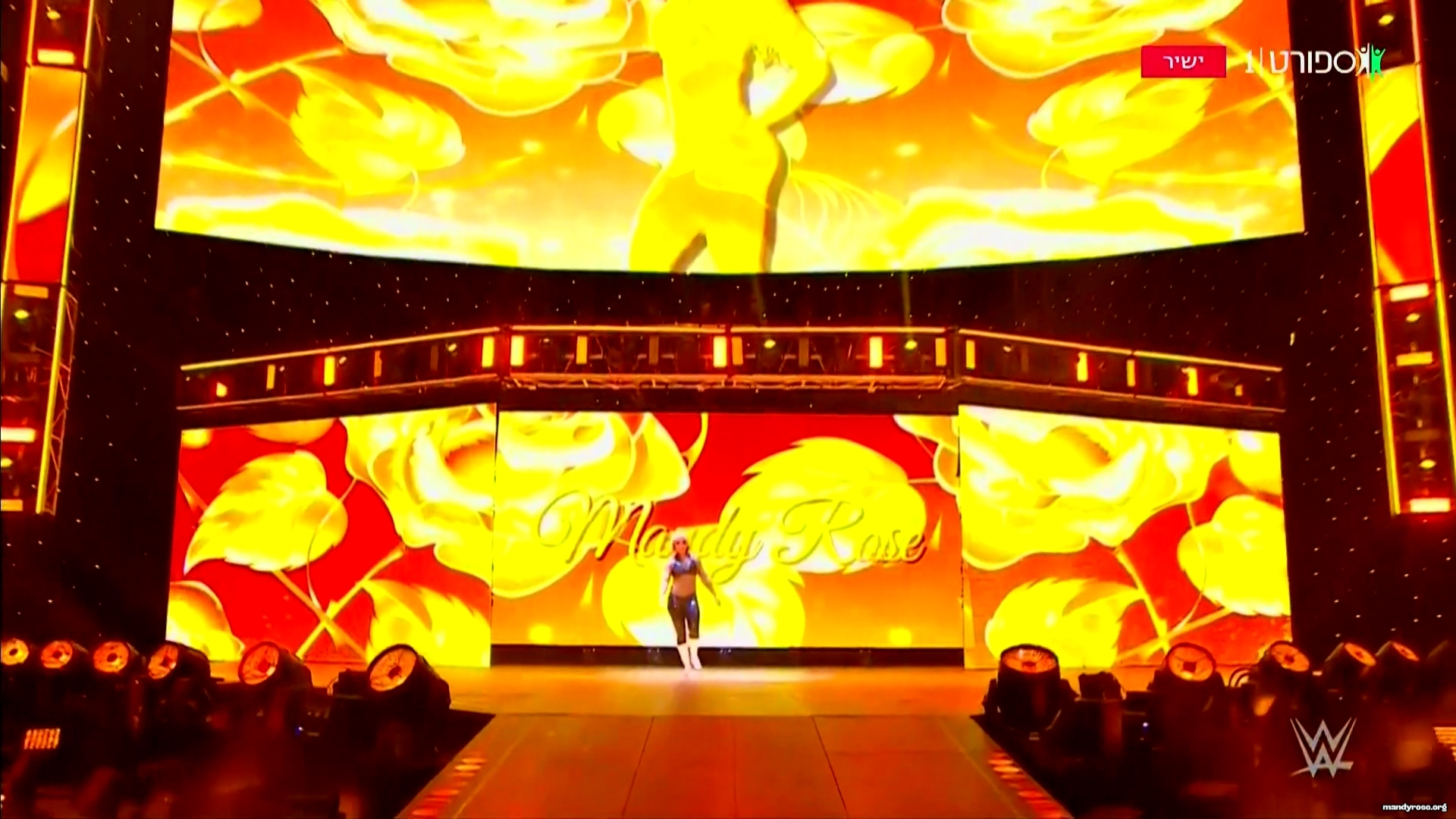 WWE_Monday_Night_Raw_2021_01_04_1080p_HDTV_x264-Star_mkv0015.jpg