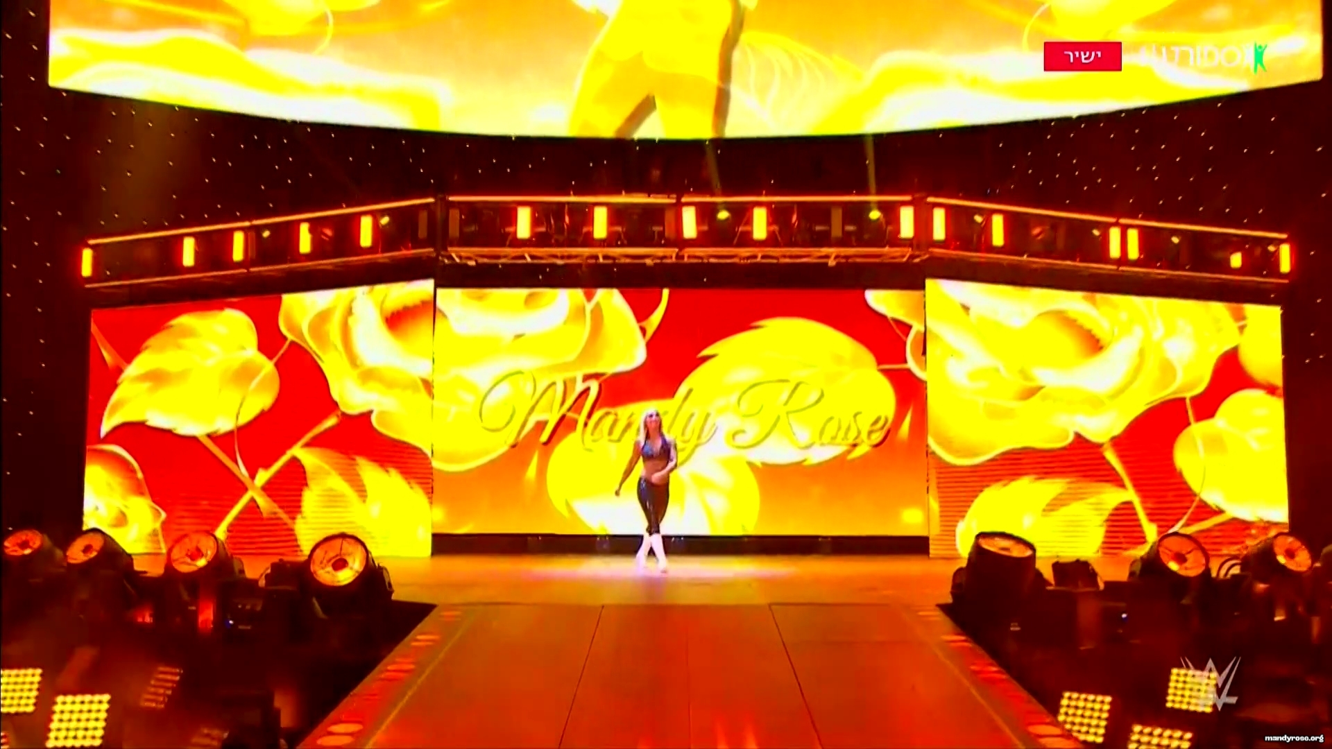 WWE_Monday_Night_Raw_2021_01_04_1080p_HDTV_x264-Star_mkv0016.jpg