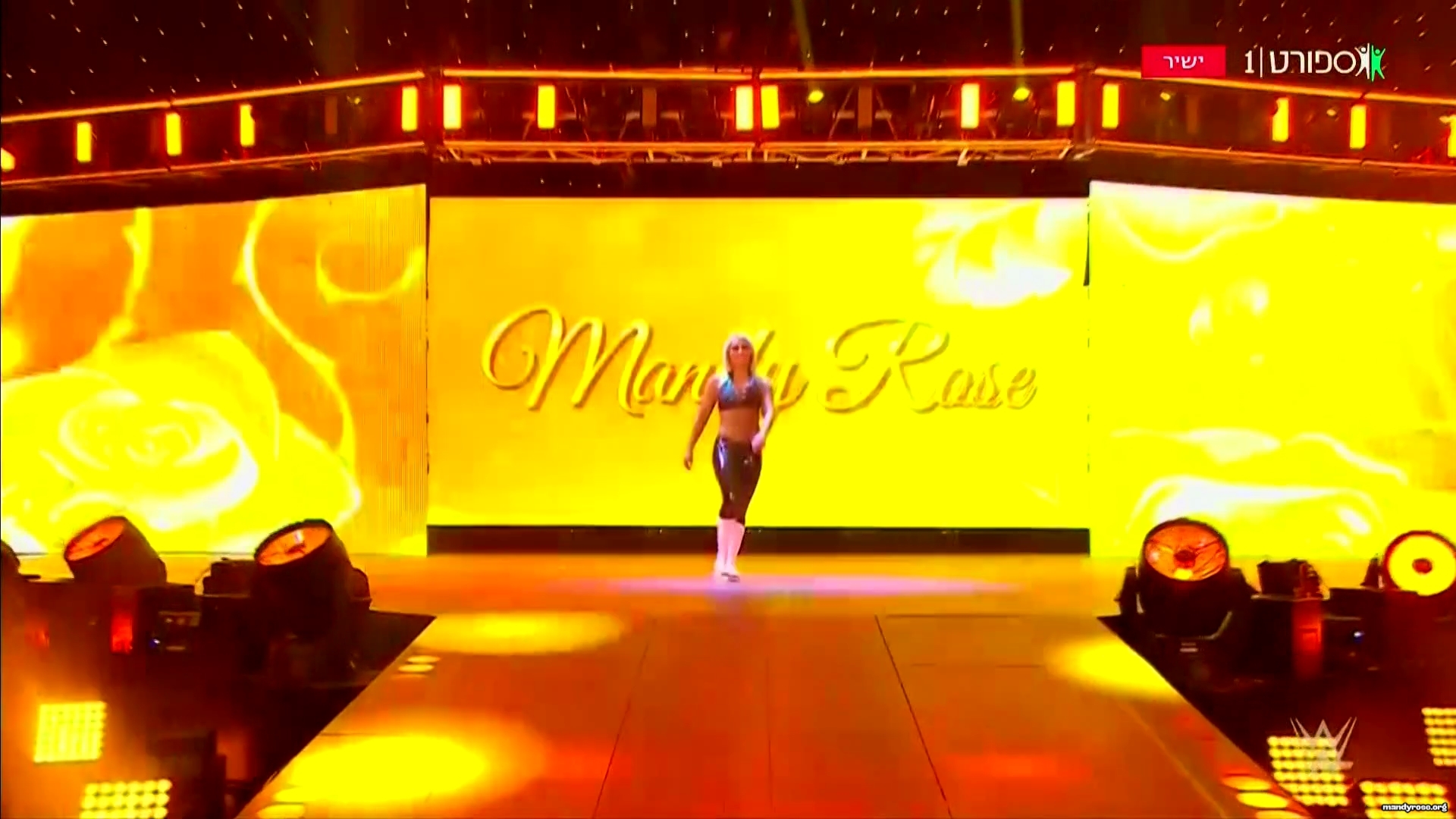 WWE_Monday_Night_Raw_2021_01_04_1080p_HDTV_x264-Star_mkv0017.jpg