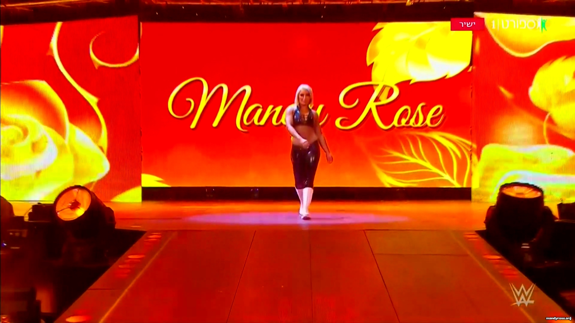 WWE_Monday_Night_Raw_2021_01_04_1080p_HDTV_x264-Star_mkv0018.jpg
