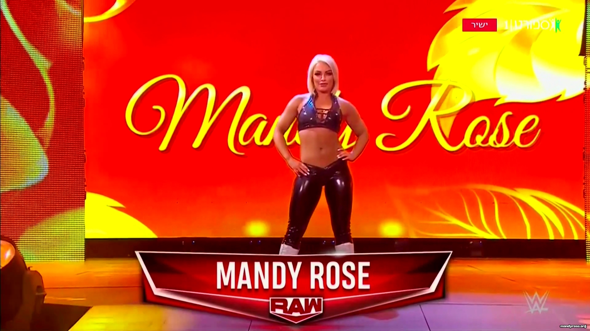 WWE_Monday_Night_Raw_2021_01_04_1080p_HDTV_x264-Star_mkv0022.jpg