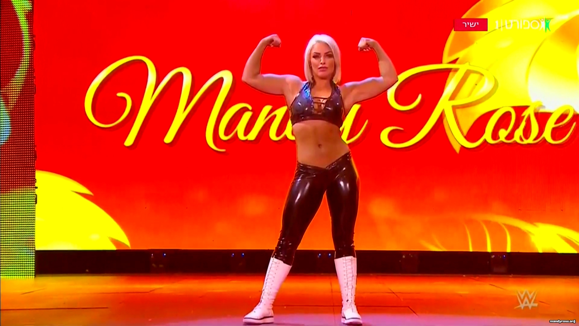 WWE_Monday_Night_Raw_2021_01_04_1080p_HDTV_x264-Star_mkv0025.jpg