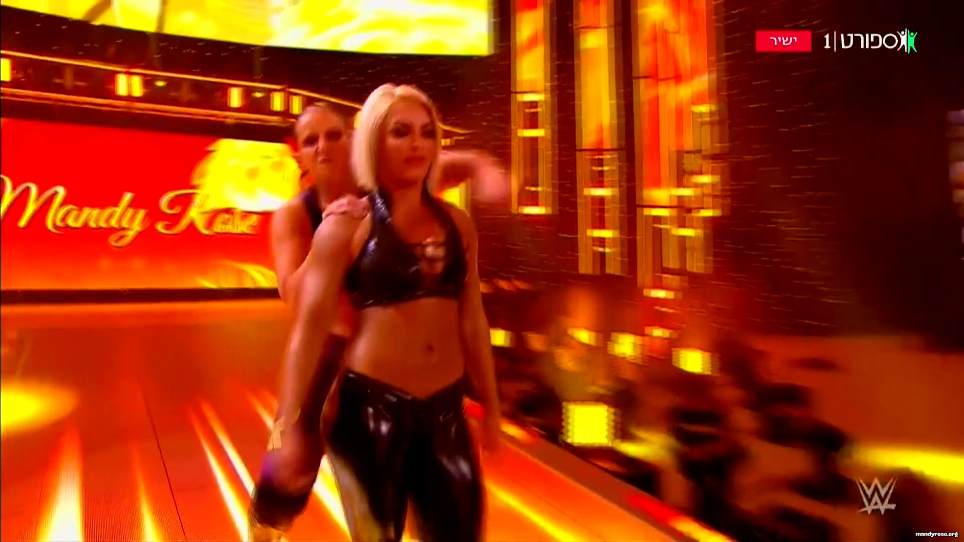 WWE_Monday_Night_Raw_2021_01_04_1080p_HDTV_x264-Star_mkv0043.jpg