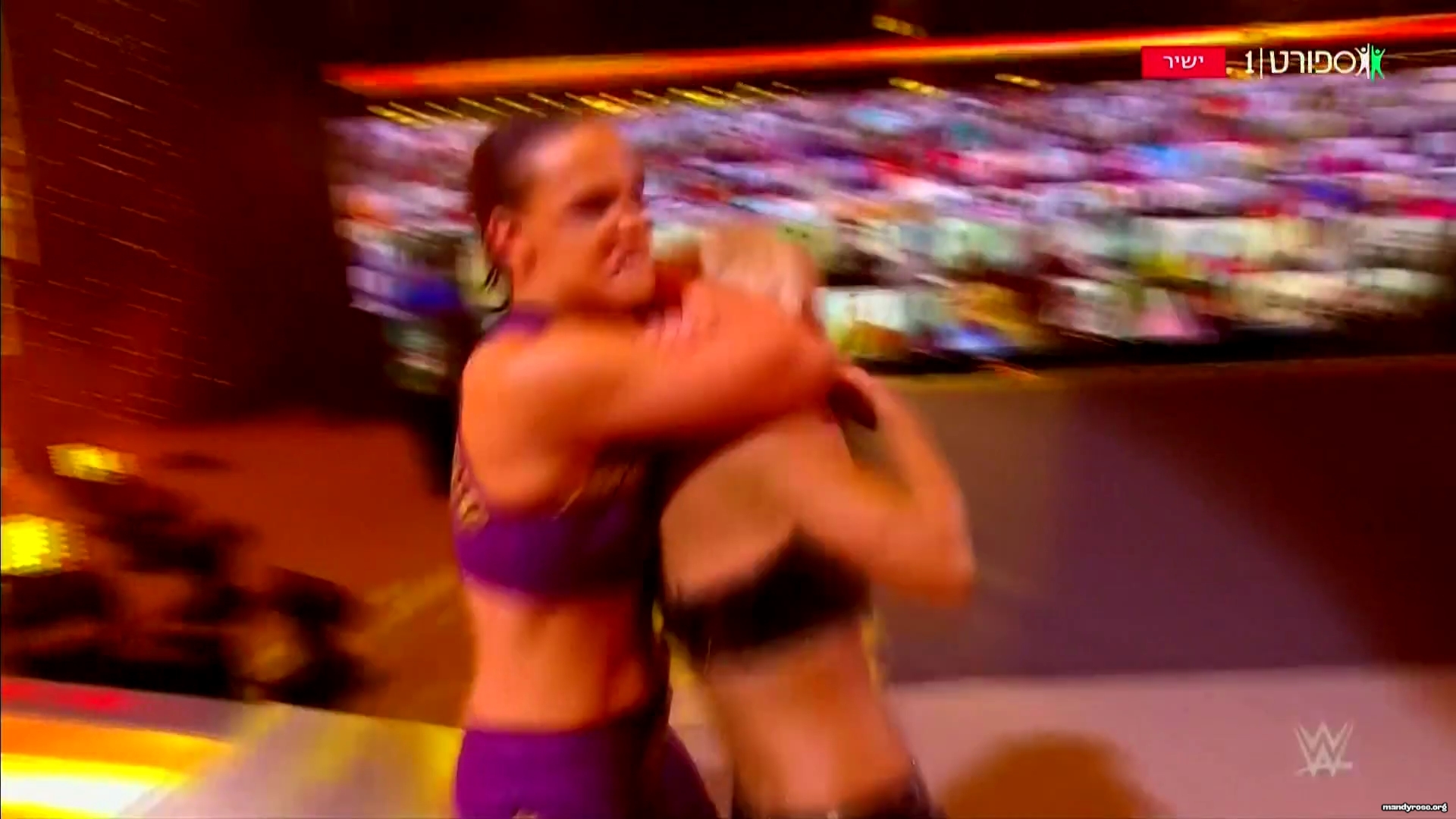 WWE_Monday_Night_Raw_2021_01_04_1080p_HDTV_x264-Star_mkv0044.jpg