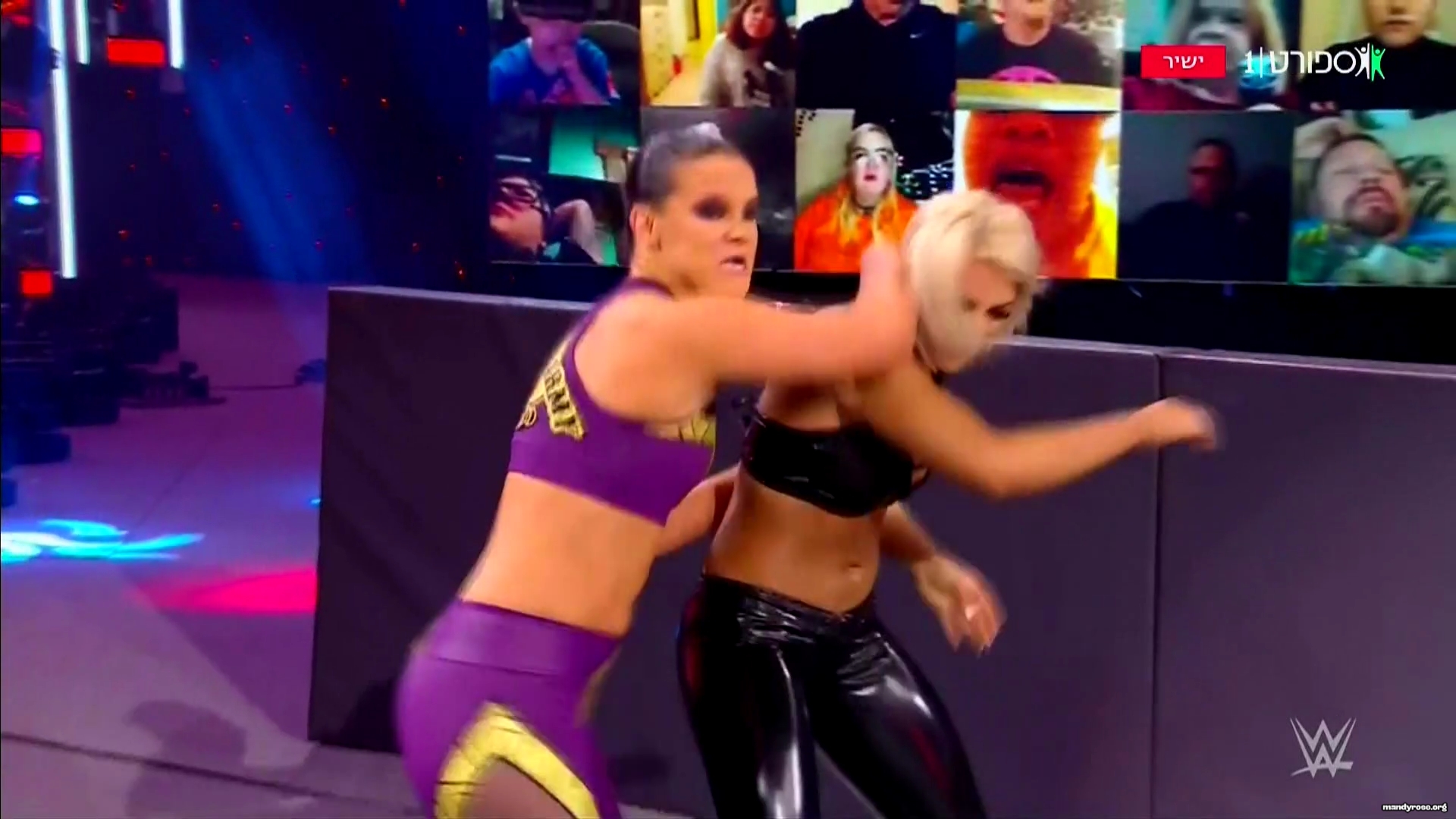 WWE_Monday_Night_Raw_2021_01_04_1080p_HDTV_x264-Star_mkv0048.jpg