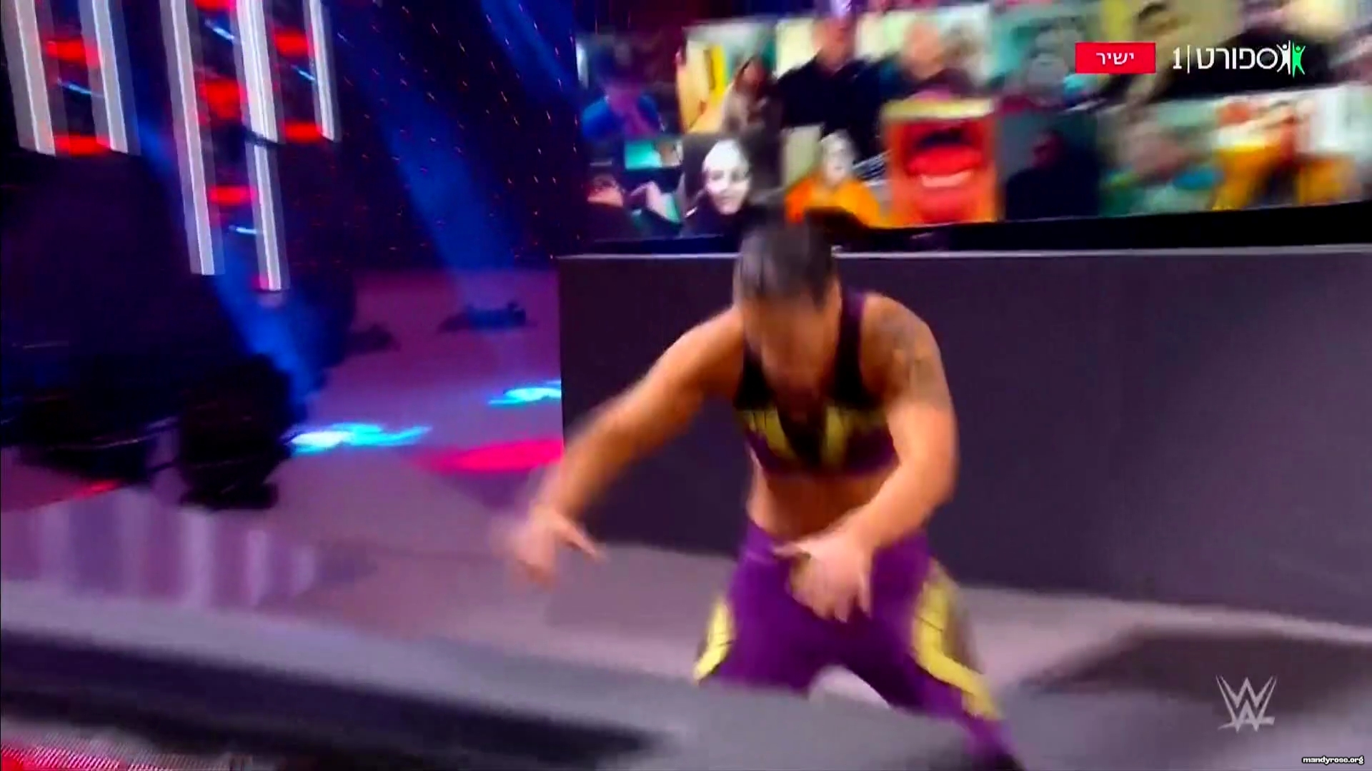 WWE_Monday_Night_Raw_2021_01_04_1080p_HDTV_x264-Star_mkv0050.jpg