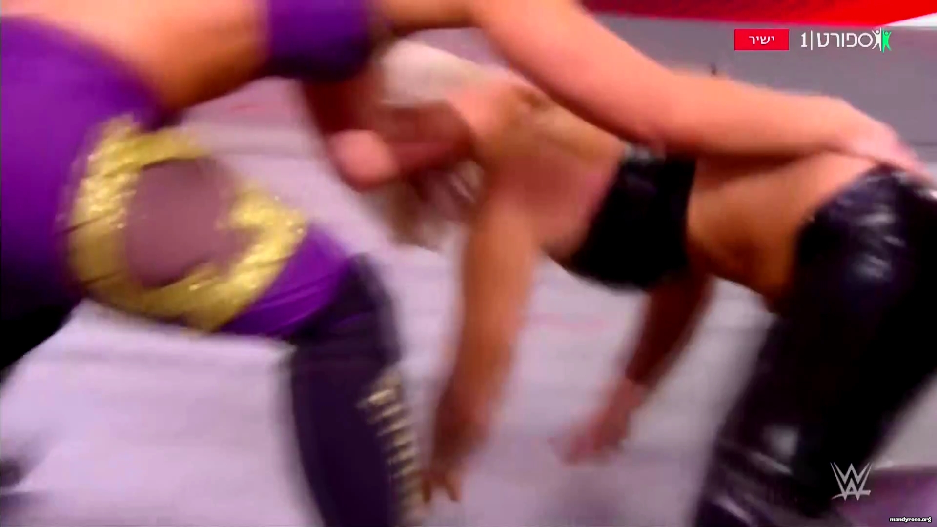 WWE_Monday_Night_Raw_2021_01_04_1080p_HDTV_x264-Star_mkv0051.jpg