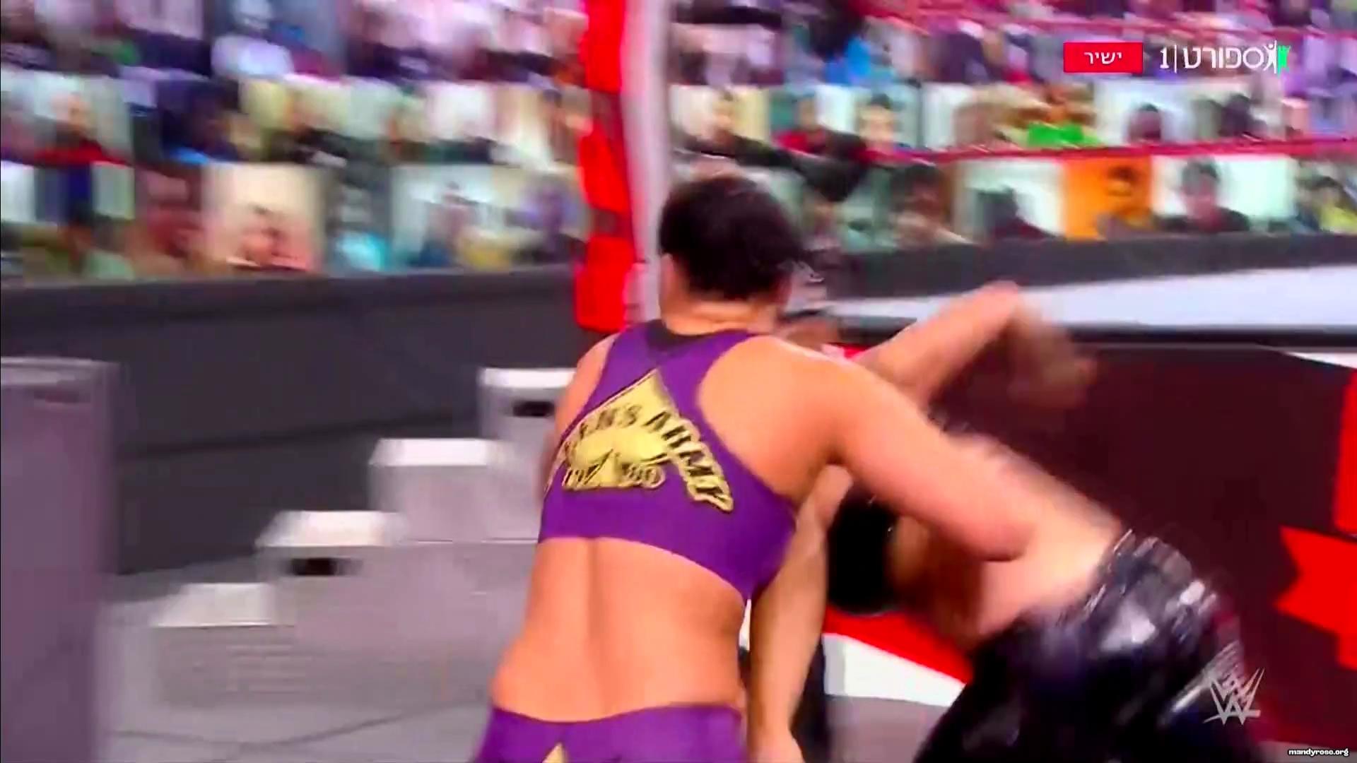 WWE_Monday_Night_Raw_2021_01_04_1080p_HDTV_x264-Star_mkv0052.jpg