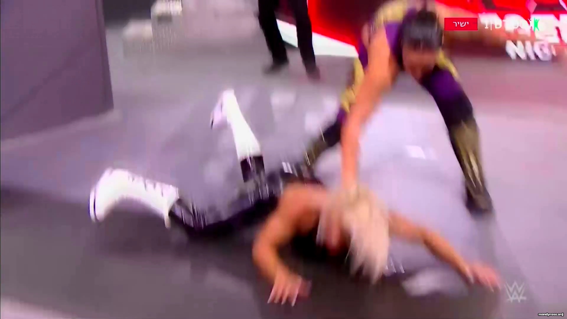 WWE_Monday_Night_Raw_2021_01_04_1080p_HDTV_x264-Star_mkv0055.jpg