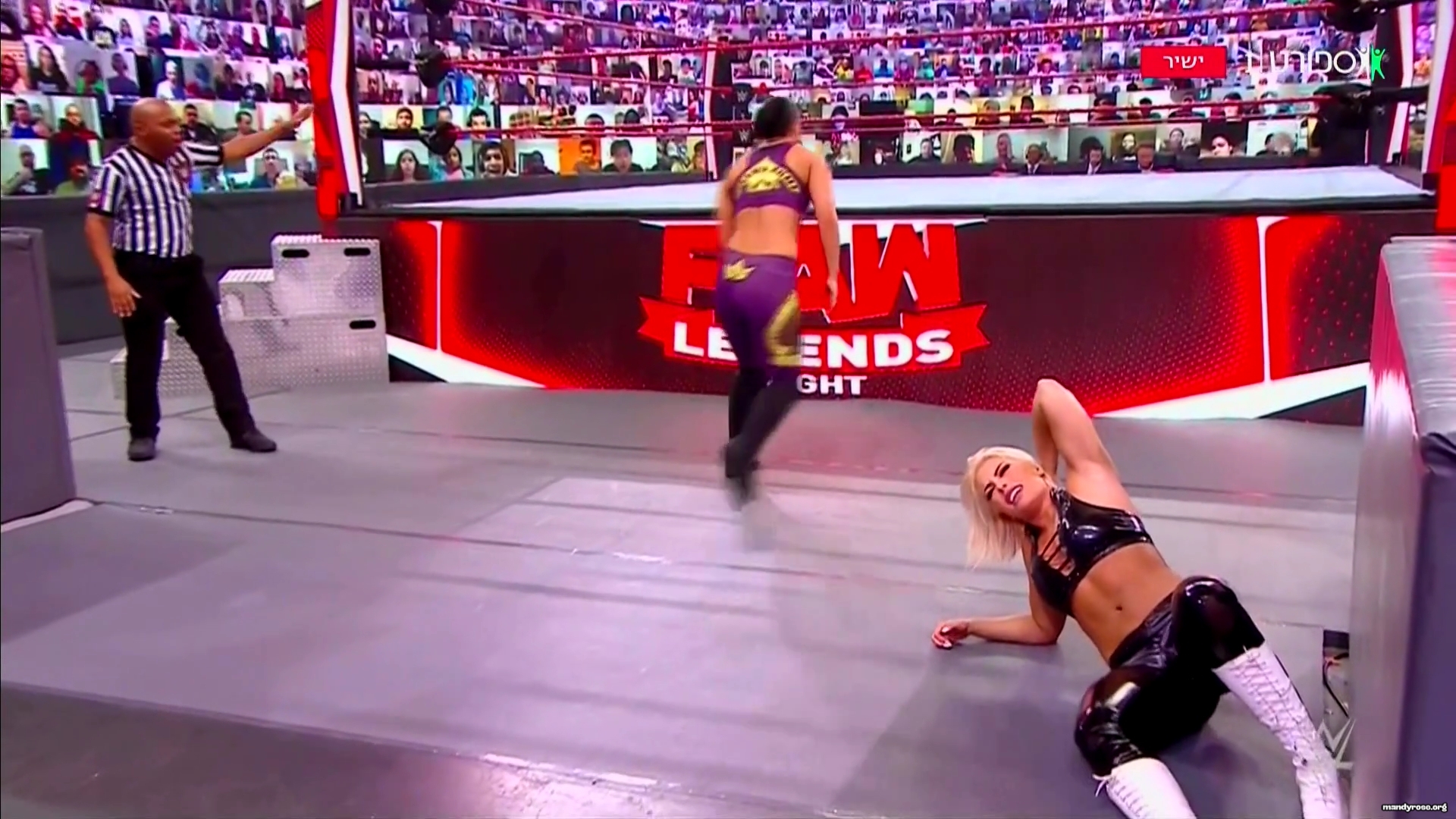 WWE_Monday_Night_Raw_2021_01_04_1080p_HDTV_x264-Star_mkv0064.jpg