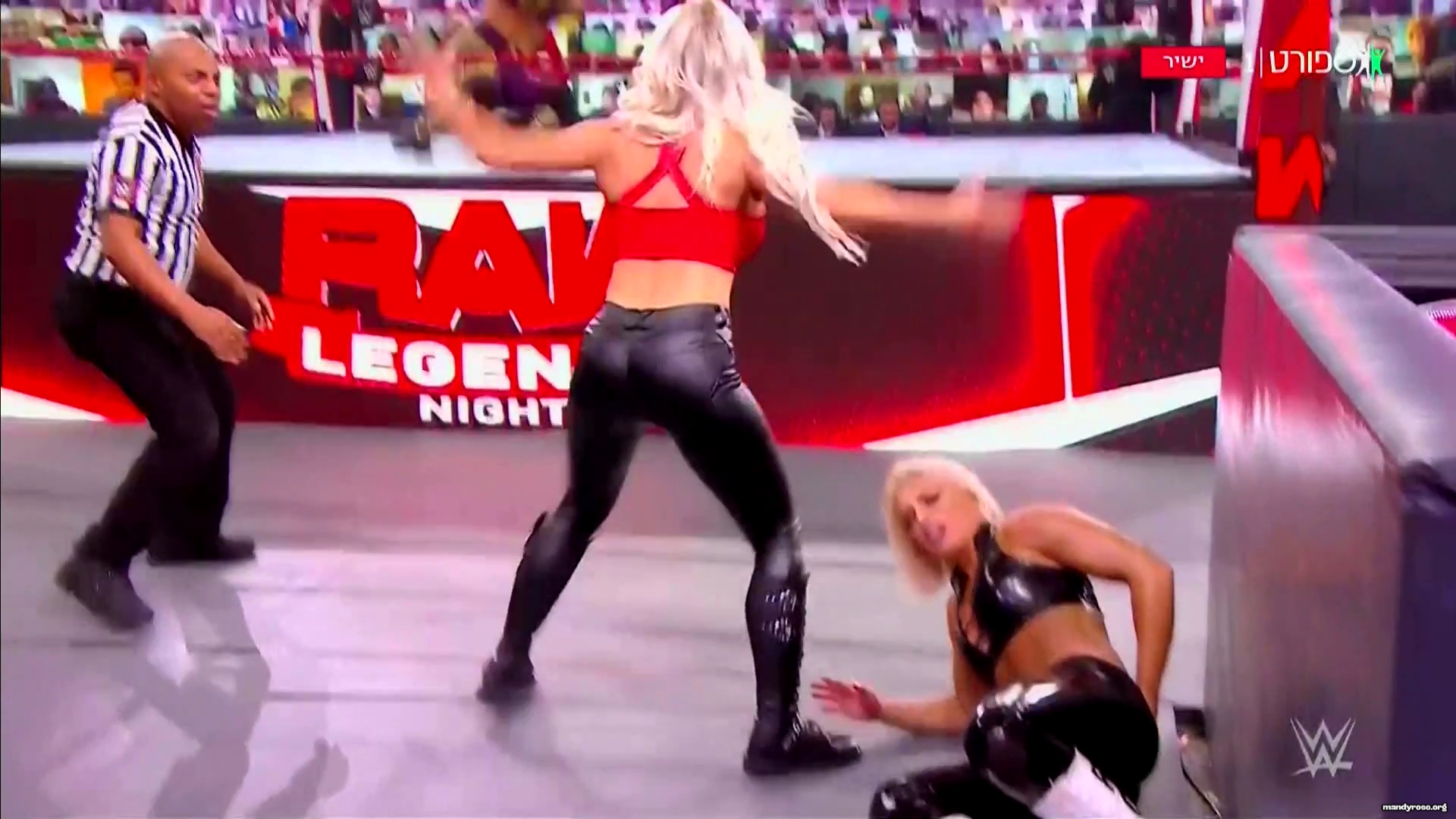 WWE_Monday_Night_Raw_2021_01_04_1080p_HDTV_x264-Star_mkv0074.jpg