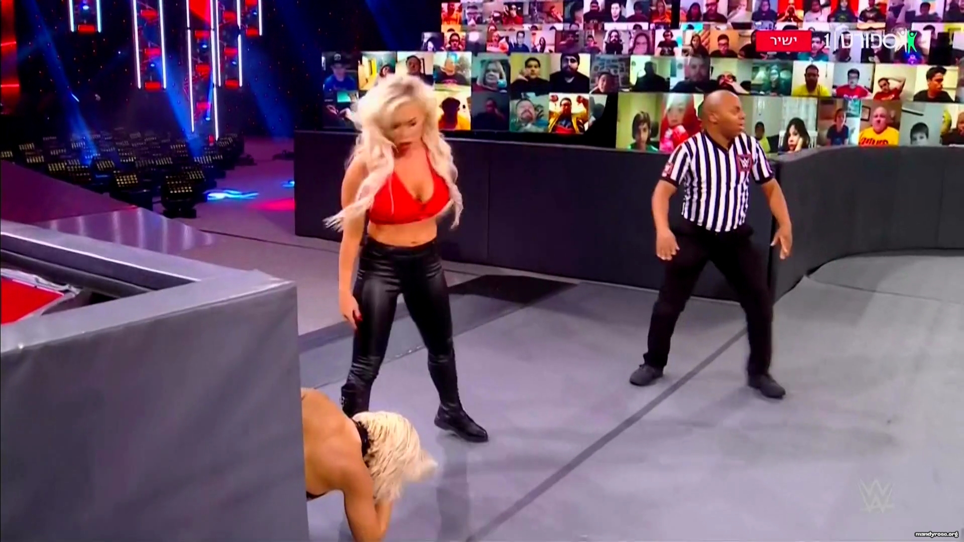 WWE_Monday_Night_Raw_2021_01_04_1080p_HDTV_x264-Star_mkv0075.jpg