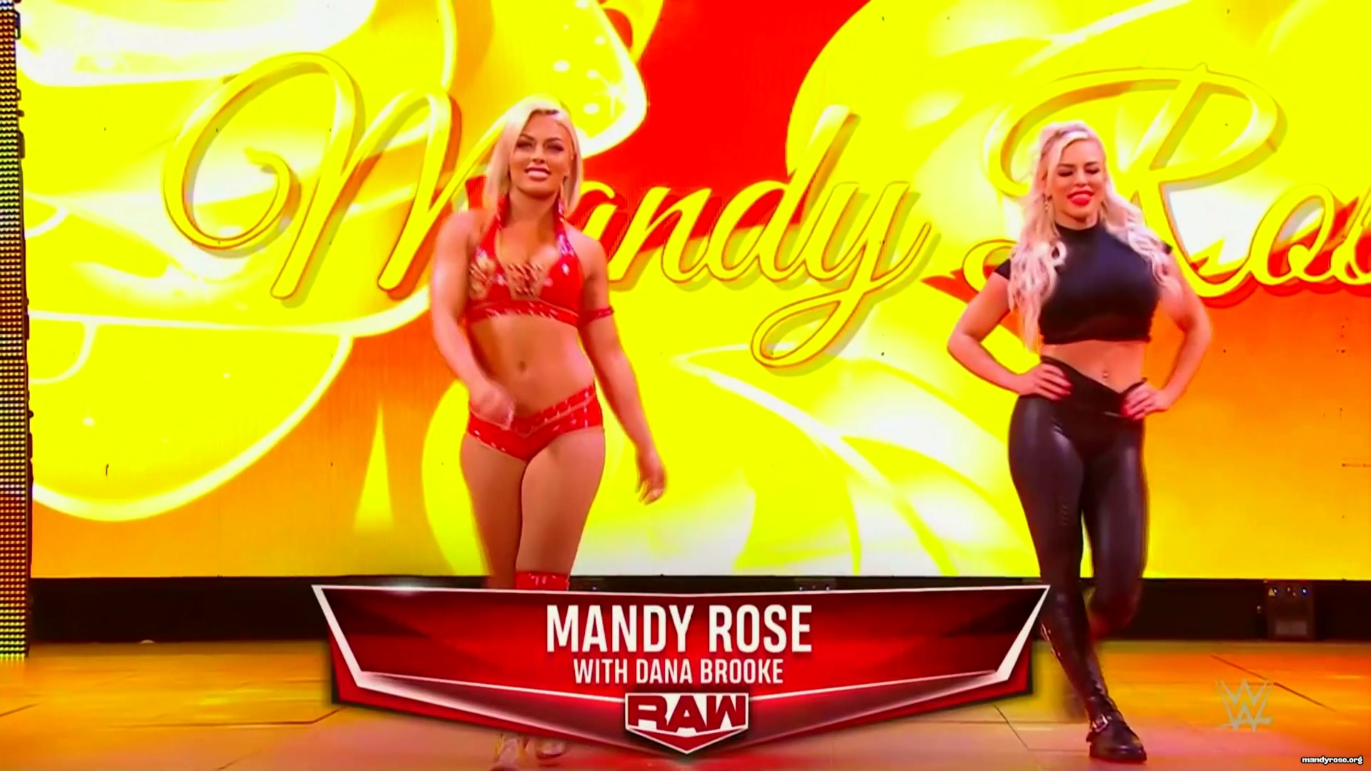 WWE_Monday_Night_Raw_2021_01_18_1080p_HDTV_x264-Star_mkv0043.jpg