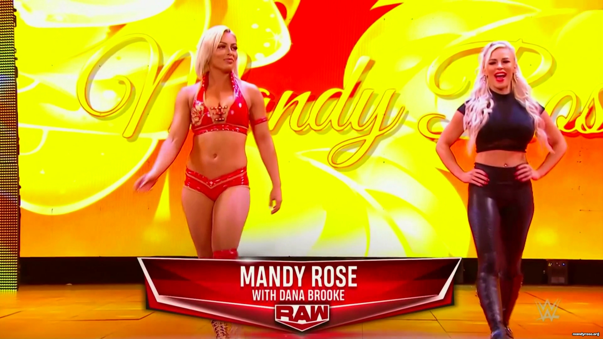 WWE_Monday_Night_Raw_2021_01_18_1080p_HDTV_x264-Star_mkv0044.jpg