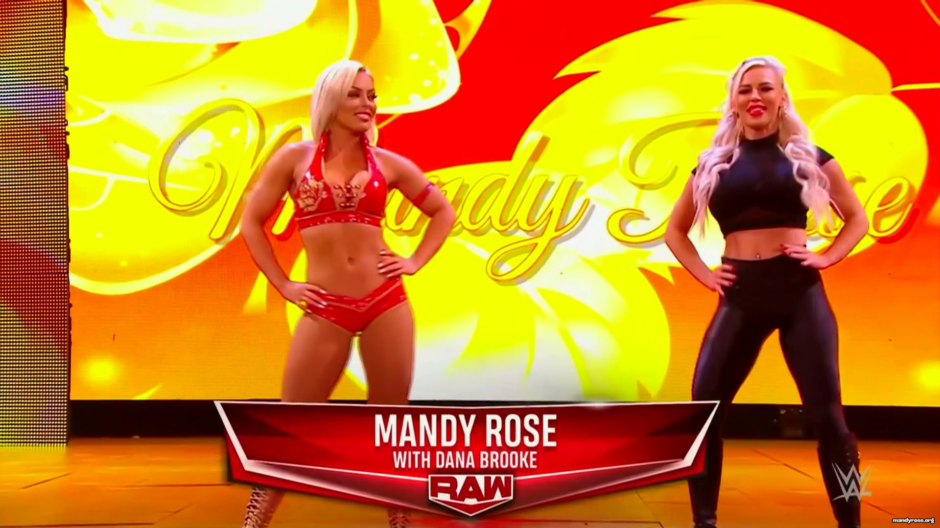 WWE_Monday_Night_Raw_2021_01_18_1080p_HDTV_x264-Star_mkv0046.jpg