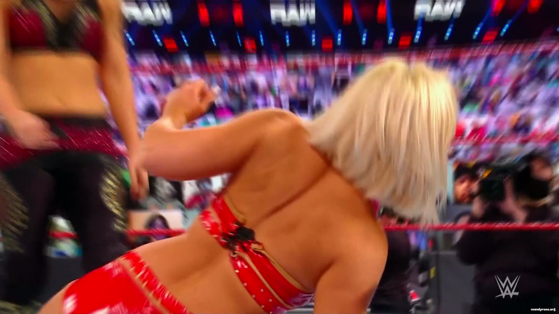 WWE_Monday_Night_Raw_2021_01_18_1080p_HDTV_x264-Star_mkv0395.jpg