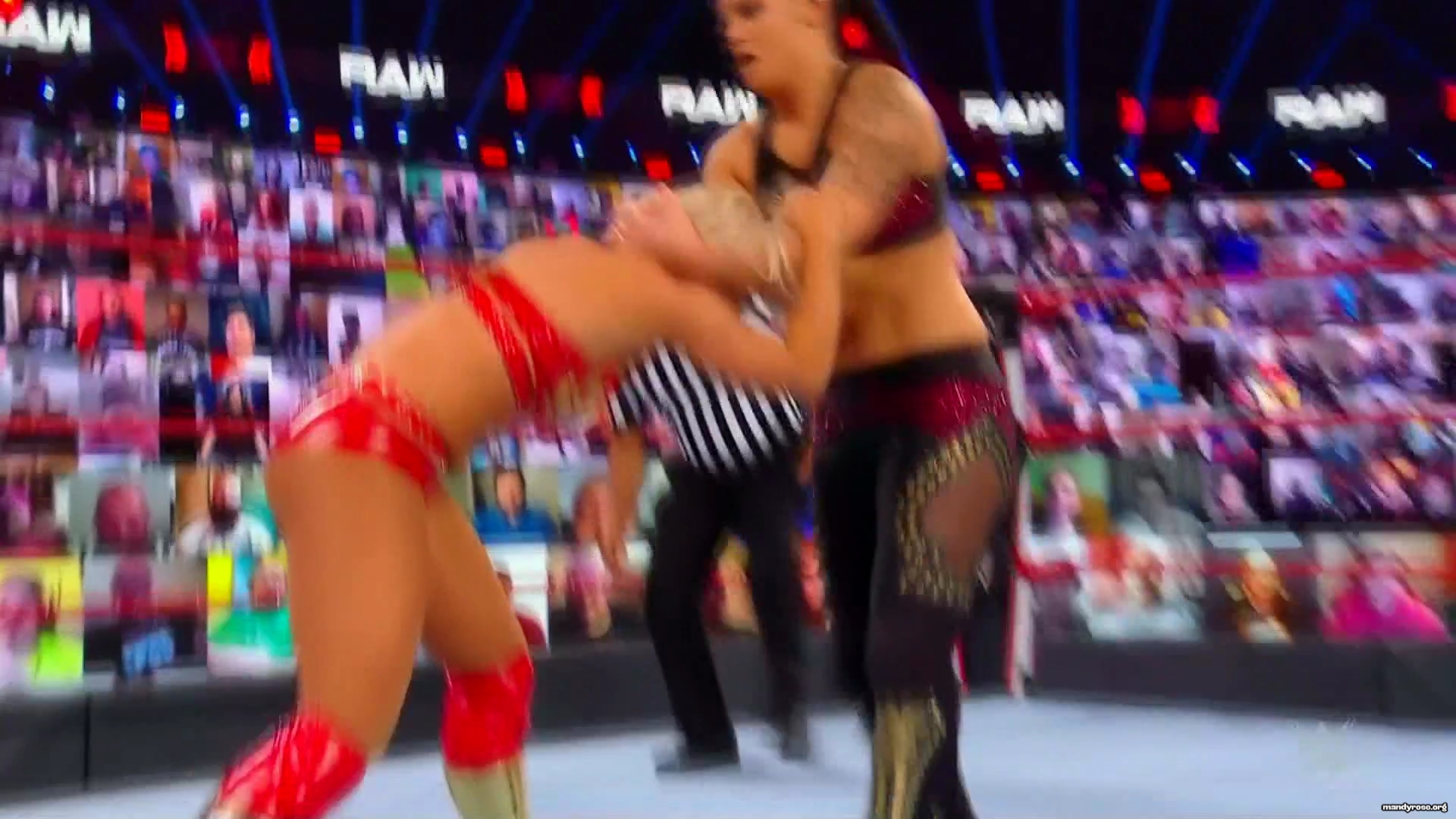 WWE_Monday_Night_Raw_2021_01_18_1080p_HDTV_x264-Star_mkv0411.jpg