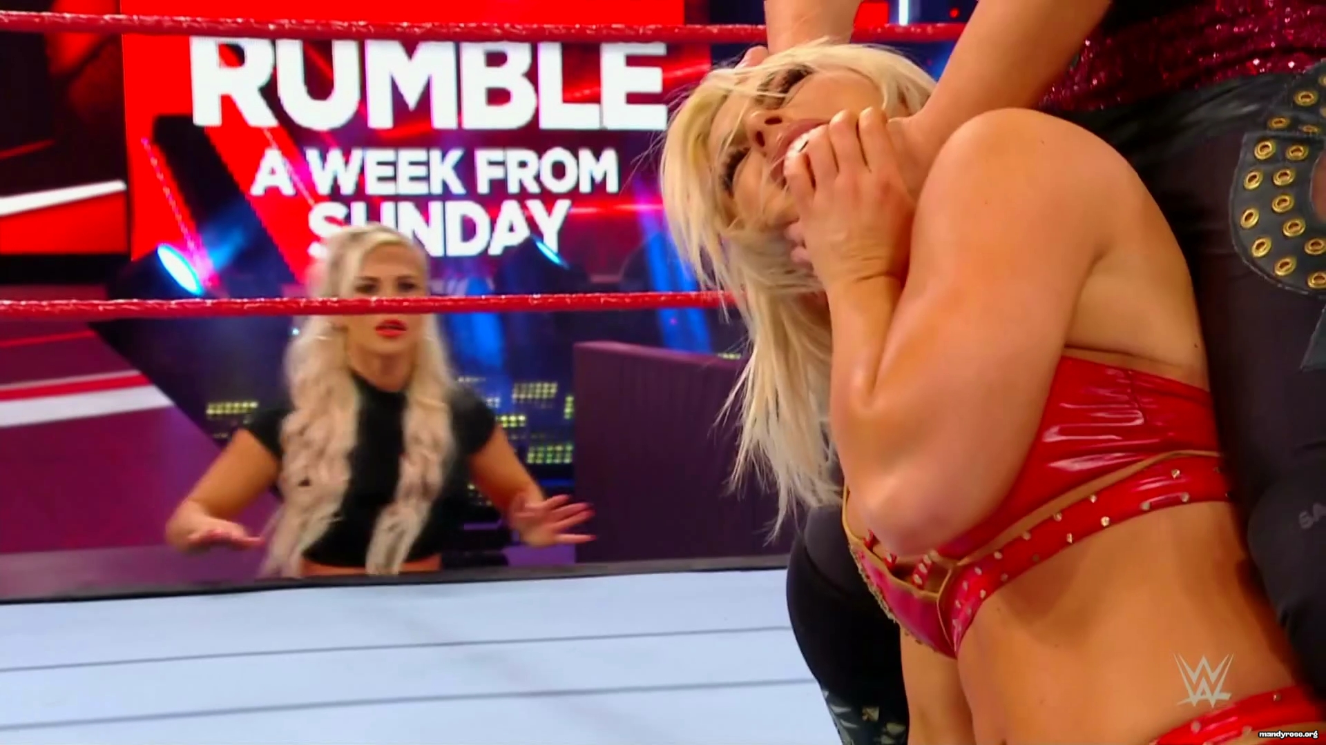 WWE_Monday_Night_Raw_2021_01_18_1080p_HDTV_x264-Star_mkv0427.jpg