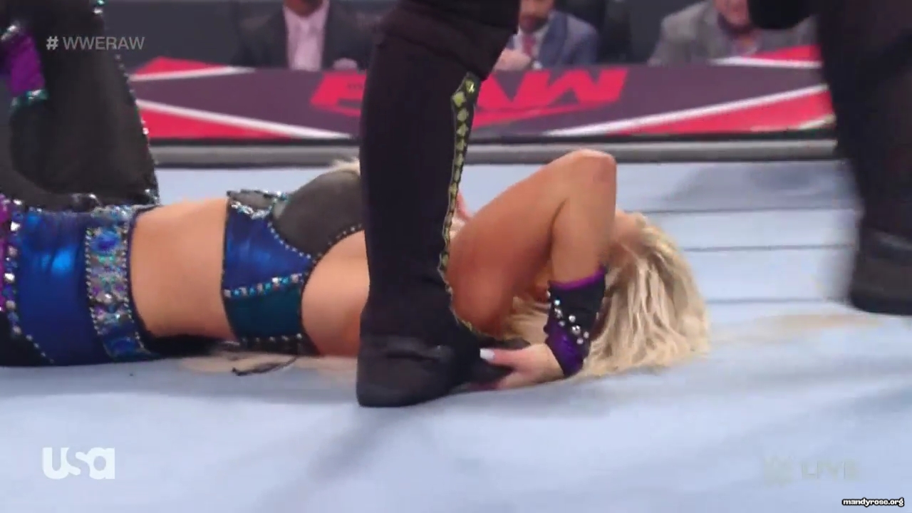 WWE_Monday_Night_Raw_2021_01_25_720p_HDTV_x264-NWCHD_mp40847.jpg