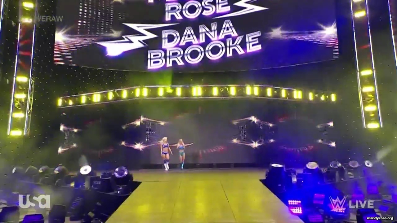 WWE_Monday_Night_Raw_2021_02_01_720p_HDTV_x264-NWCHD_mp40022.jpg