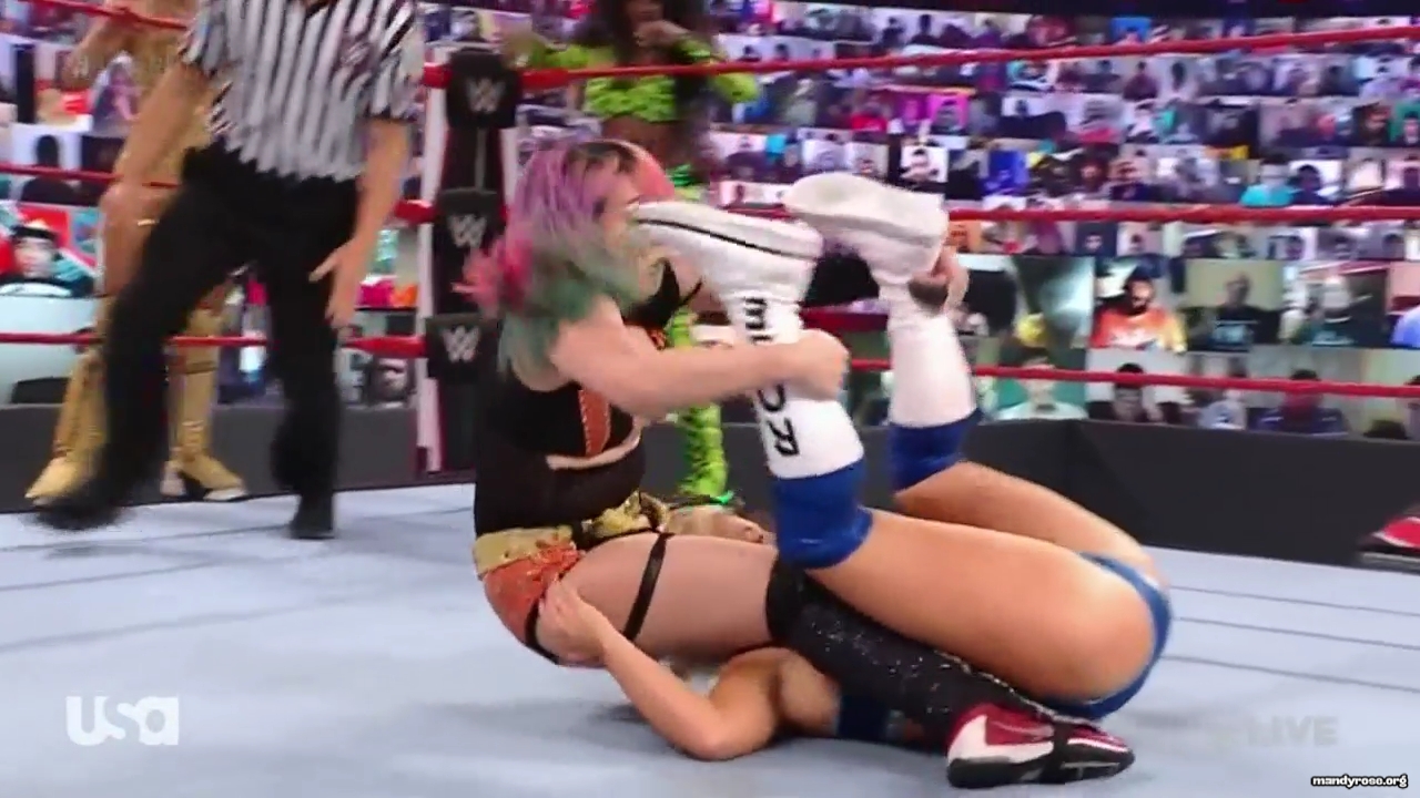 WWE_Monday_Night_Raw_2021_02_01_720p_HDTV_x264-NWCHD_mp40212.jpg