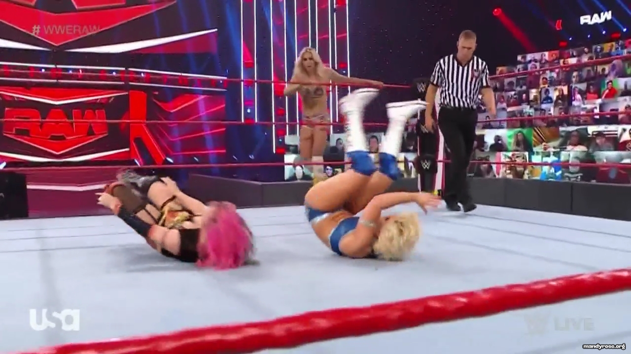 WWE_Monday_Night_Raw_2021_02_01_720p_HDTV_x264-NWCHD_mp40438.jpg