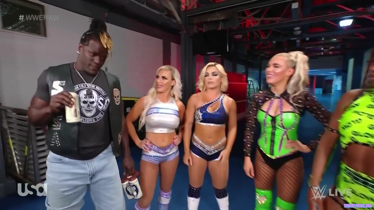 WWE_Monday_Night_Raw_2021_03_15_720p_HDTV_x264-NWCHD_mp40041.jpg