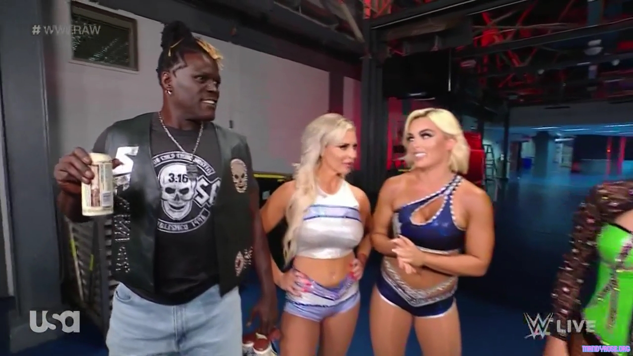 WWE_Monday_Night_Raw_2021_03_15_720p_HDTV_x264-NWCHD_mp40050.jpg