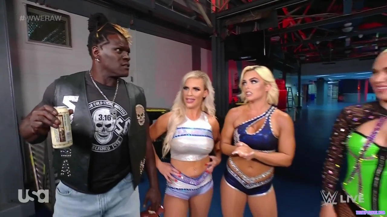 WWE_Monday_Night_Raw_2021_03_15_720p_HDTV_x264-NWCHD_mp40052.jpg